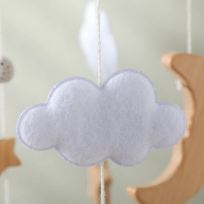 Crib Mobile Bed Bell Wooden Baby Rattles Soft Felt Cartoon Animal Bed Bell Newborn Music Box Hanging Toy Crib Bracket Baby Gifts