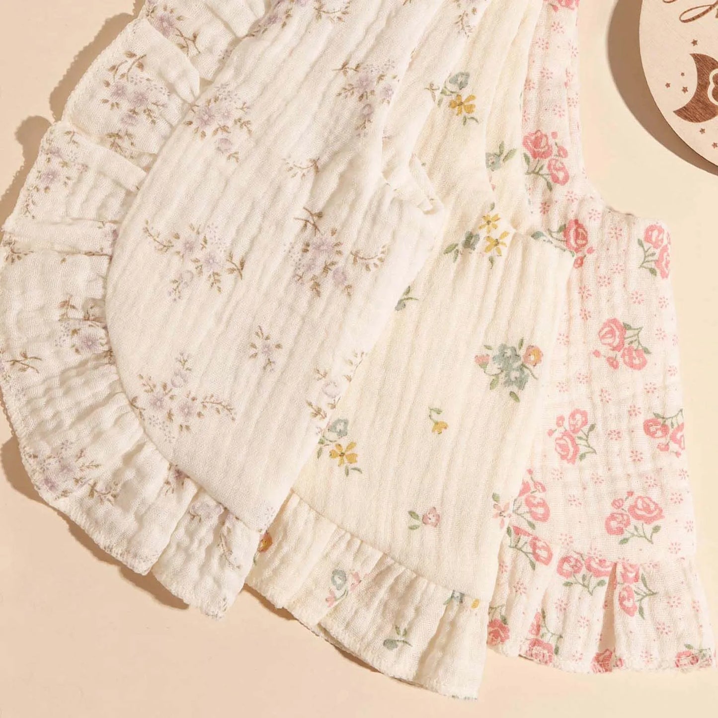 3pcs Baby Cute Ruffle Edge Saliva Towel Kids Feeding Anti Dirty Bibs Infant Burp Cloth Newborn Fashion Gift Set Accessories
