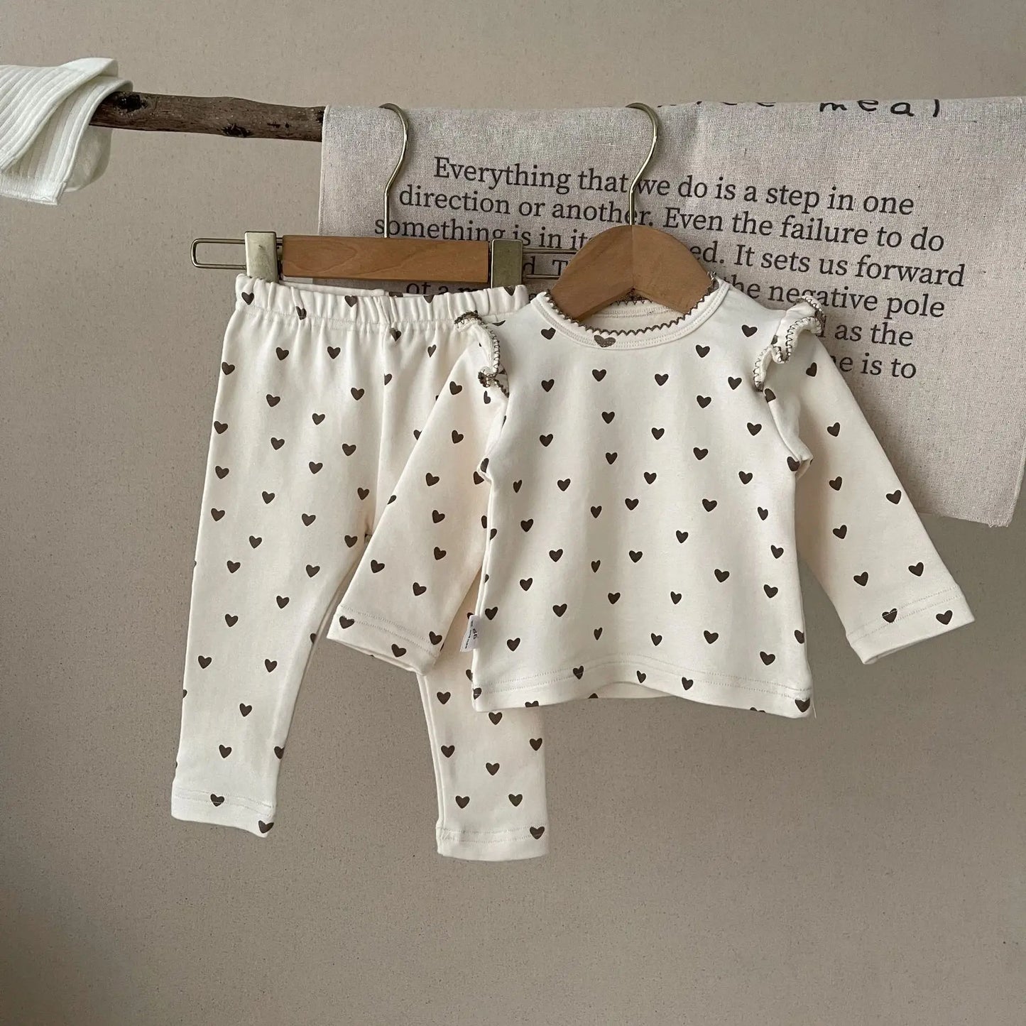 Spring/Autumn Baby Clothing Set 0-3 Year Old Girl Love Pattern Long Sleeve Long Pants 2-piece Set Pure Cotton Baby Outing Set